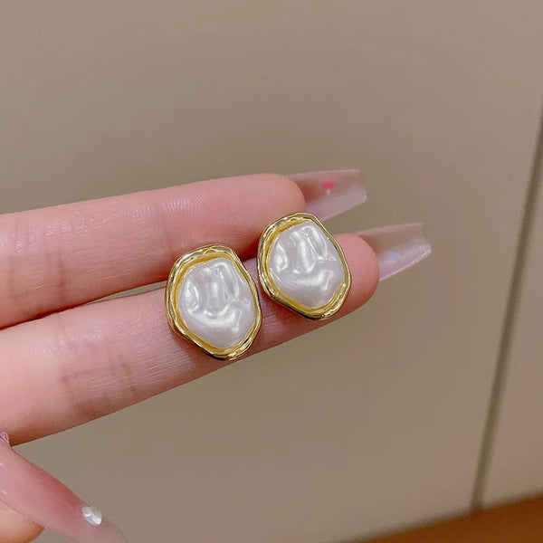 Geometric Irregular Round Metal Pearl Earrings